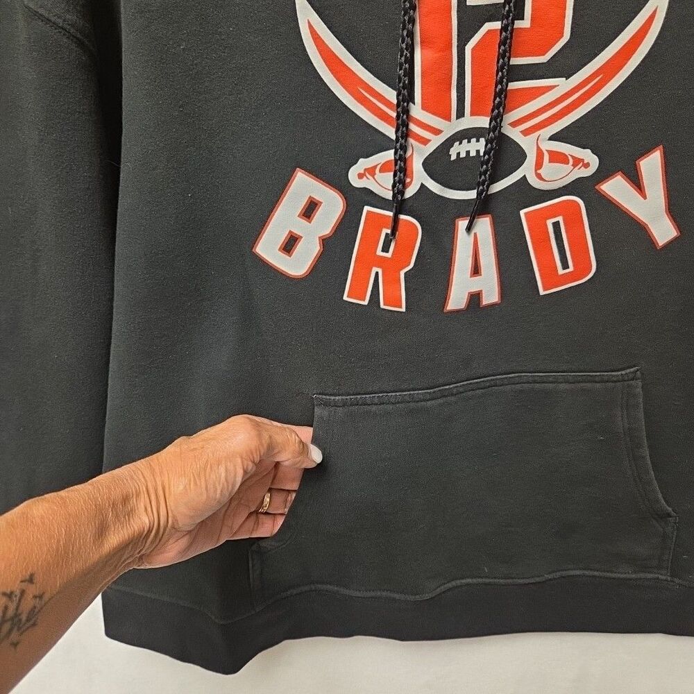 Tampa Bay 12 Brady Hoodie Sweatshirt XL Black Football - Picture 2 of 14